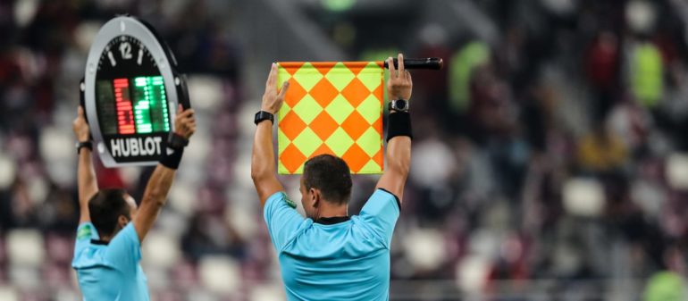 officiel-:-la-fifa-autorise-les-cinq-changements-jusqu’en-2021