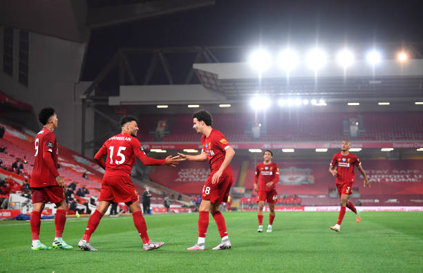 premier-league-liverpool-celebre-le-titre-par-une-belle-victoire