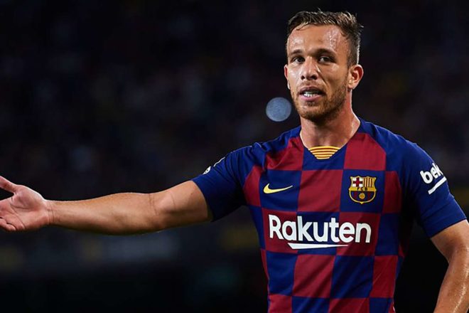 fc-barcelone-–-napoli-:-arthur-se-fait-recaler-du-camp-nou