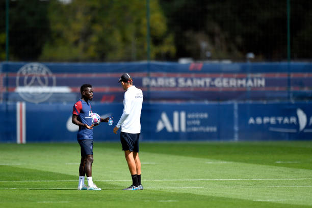 psg-–-adaptation-tactique-et-repositionnement-:-comment-gana-gueye-a-perdu-ses-reperes-?