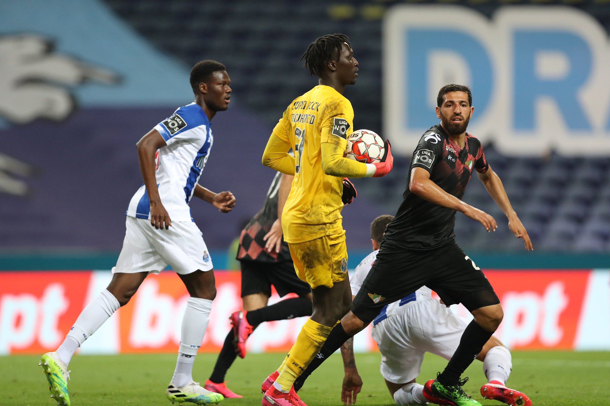 fc-porto-rupture-des-ligaments-pour-mouhamed-mbaye