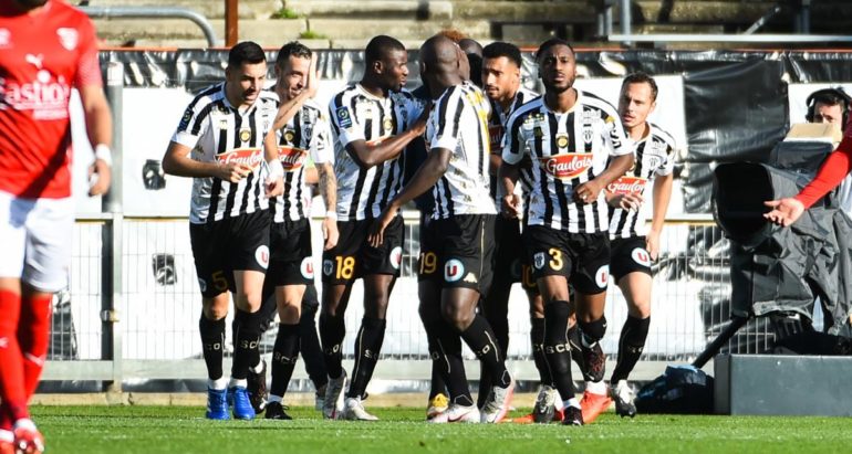 nantes-et-angers-deroulent,-lens-revient-de-loin,-les-resultats-de-15h00-!