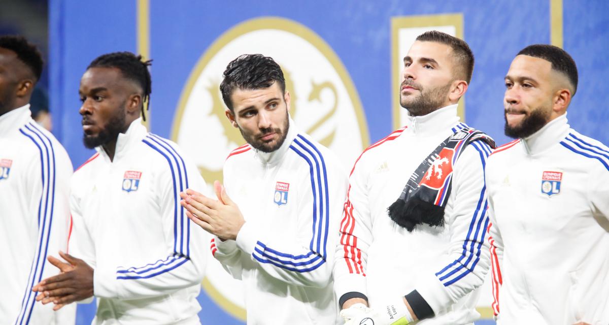 ol-:-deux-cadres-suspendus-a-angers