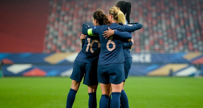 rennes-cale-encore-a-strasbourg,-pique-evoque-l&rsquo;avenir-de-messi,-les-bleues-qualifiees-pour-l&rsquo;euro…-les-immanquables-du-jour-!