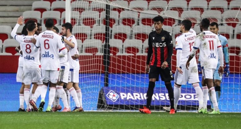 ogc-nice-–-ol-:-les-gones-en-demonstration-a-l’allianz-riviera