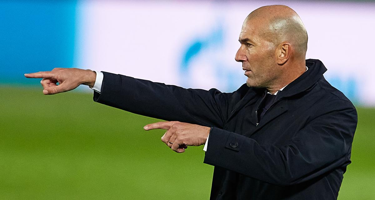 real-madrid-–-barca-:-le-tacle-de-zidane-a-koeman