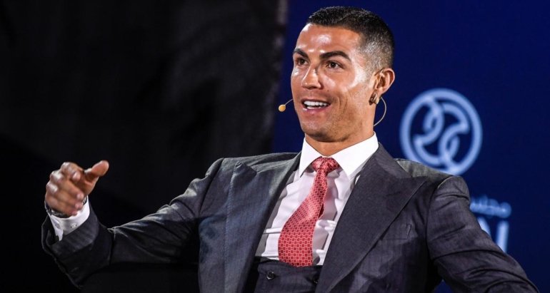 messi-repond-a-neymar,-liverpool-cale,-ronaldo-sacre-meilleur-joueur-du-siecle…-les-immanquables-du-jour-!