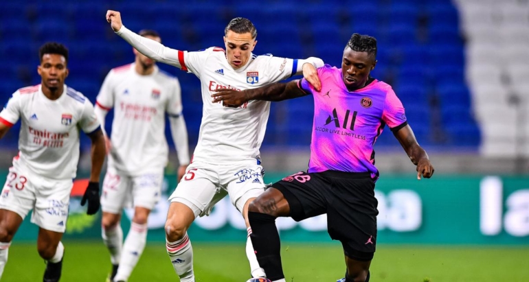 -ol-–-psg-:-les-parisiens-sortent-les-muscles-pour-mener-a-la-pause