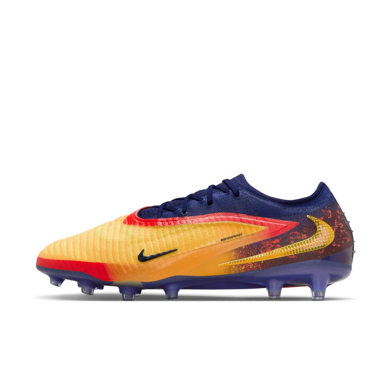 crampons-nike-phantom-6-low-elite-ag-erling-haaland2025082715484868af0cc0e9273